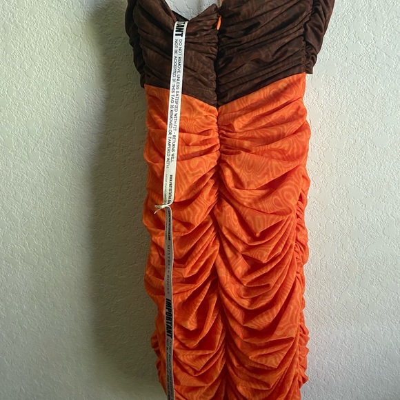 Mistress Rocks Let Me Go Chocolate Orange Print Ruched Halter Mini Dress Size S - Picture 9 of 13